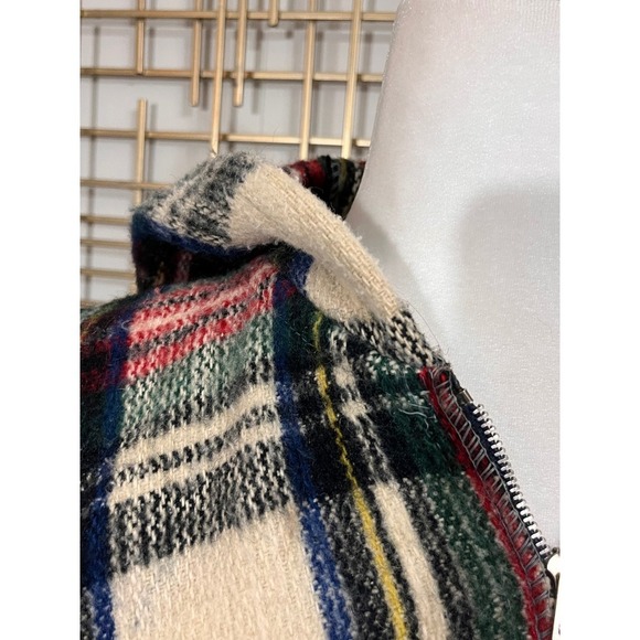 Vintage Plaid Hooded Poncho Cape Fringe Zip Front Made in Colombia - Picture 9 of 11